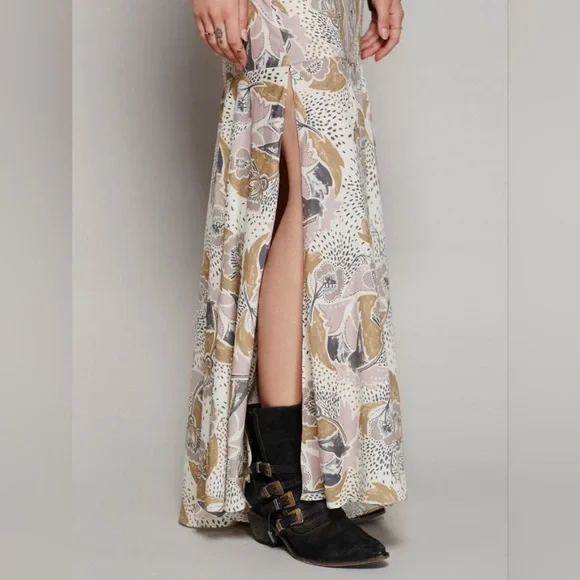 Free People / Pebble Crepe Maxi Skirt / Boho Floral Thigh High Slit Sz 2 - Picture 4 of 11